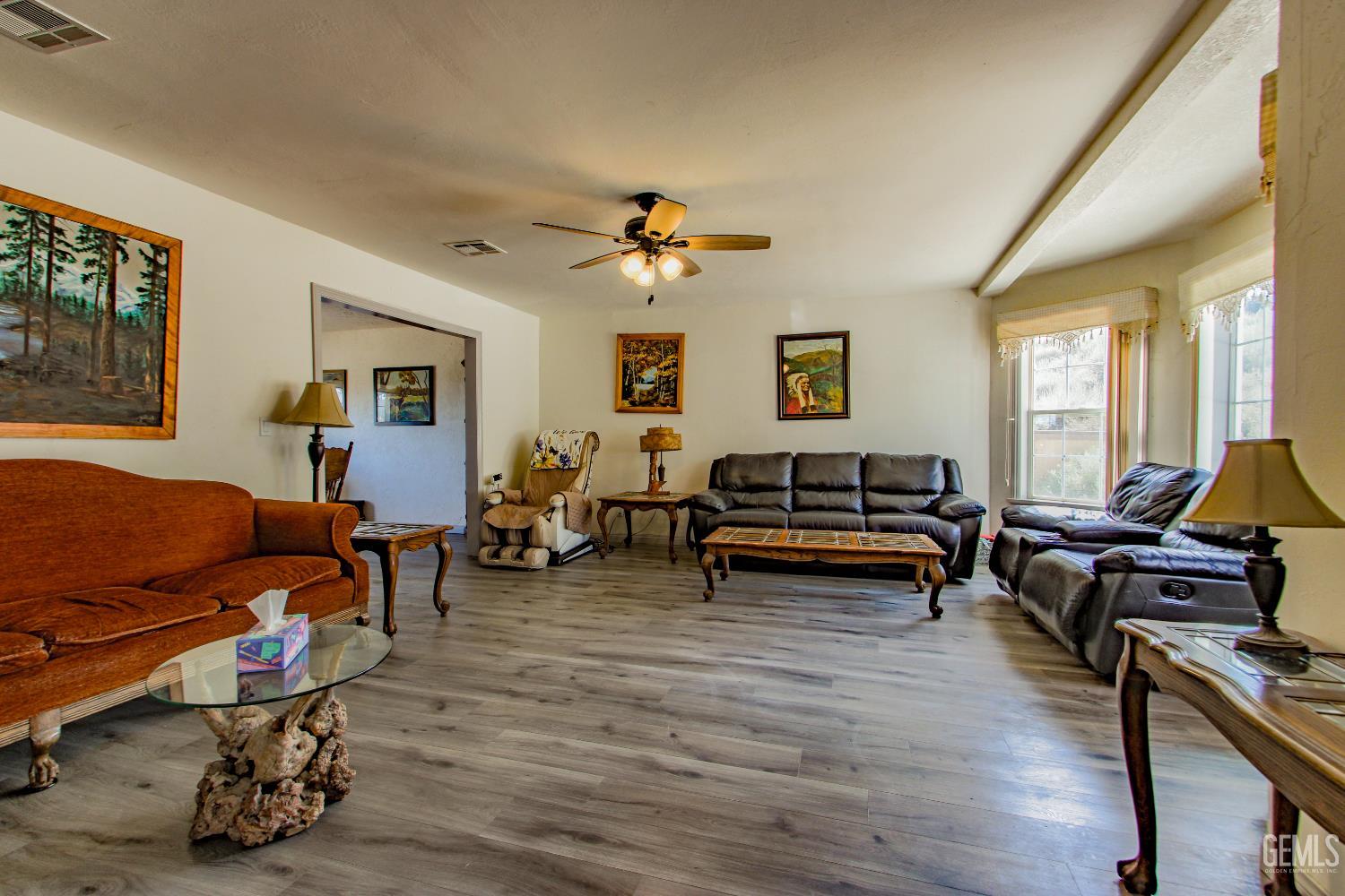 Single Family Residence in Tehachapi, photo 5 of 34