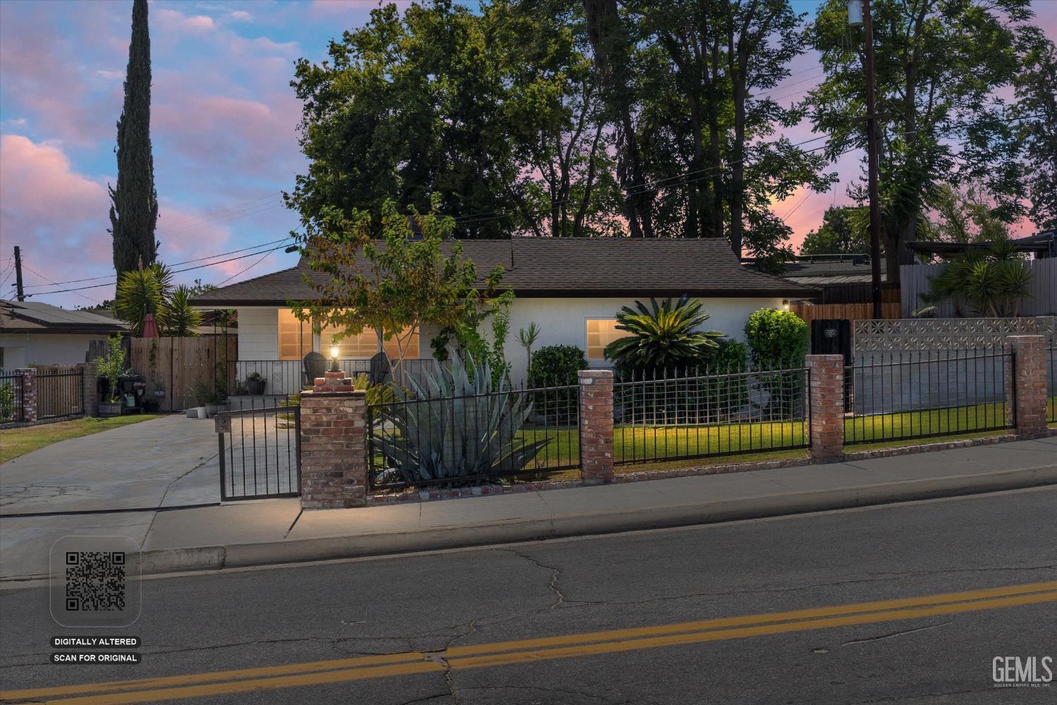 Single Family Residence in Bakersfield