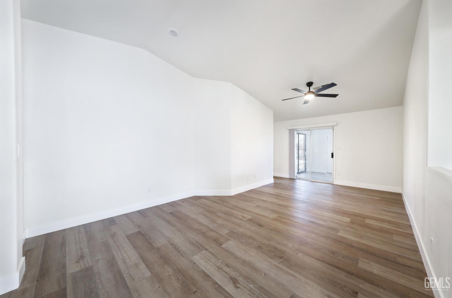 Single Family Residence in Bakersfield, photo 3 of 24