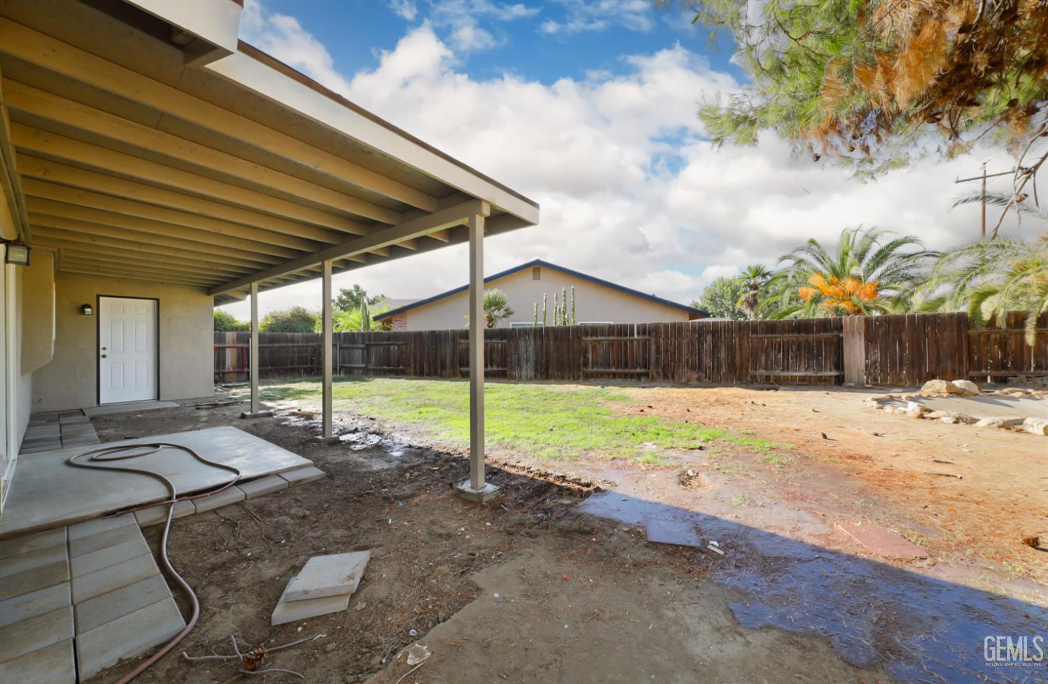 Single Family Residence in Bakersfield, photo 3 of 30