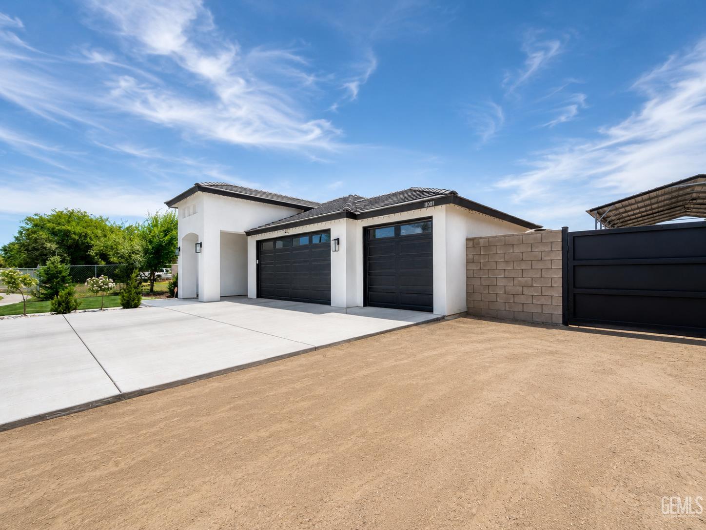 Single Family Residence in Bakersfield, photo 5 of 46