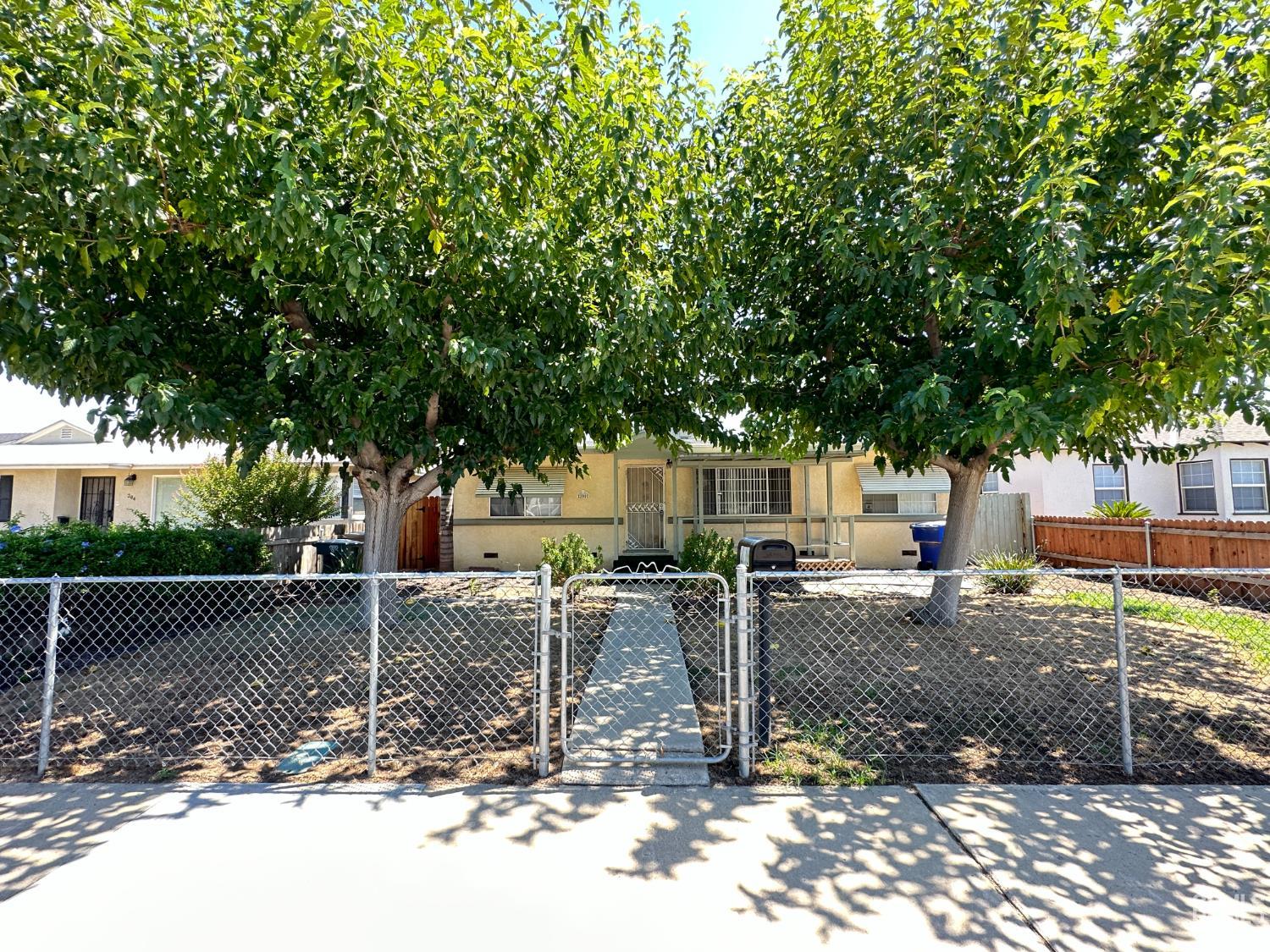 Single Family Residence in Bakersfield