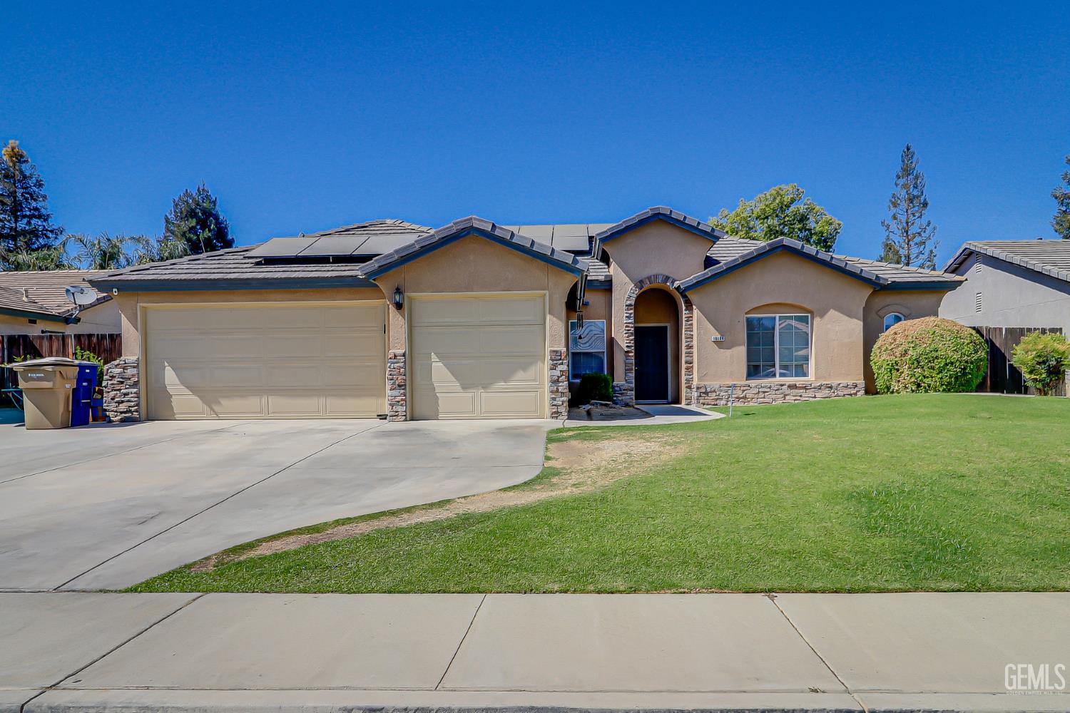 Single Family Residence in Bakersfield