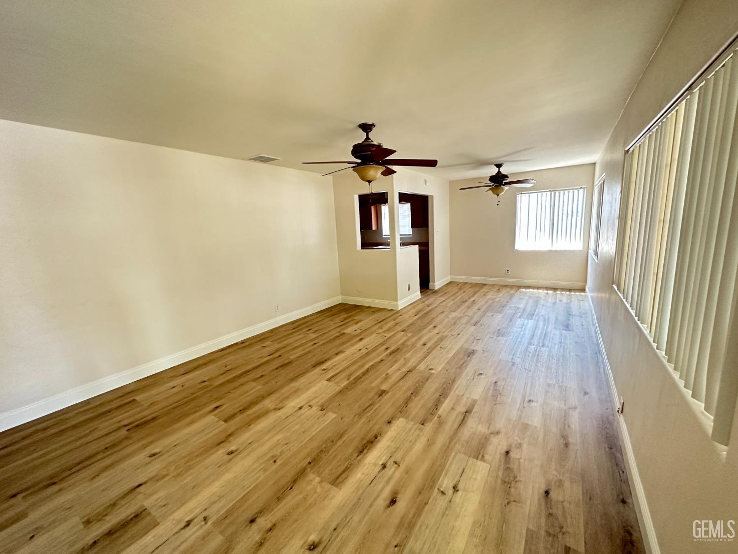 Single Family Residence in Bakersfield, photo 5 of 22