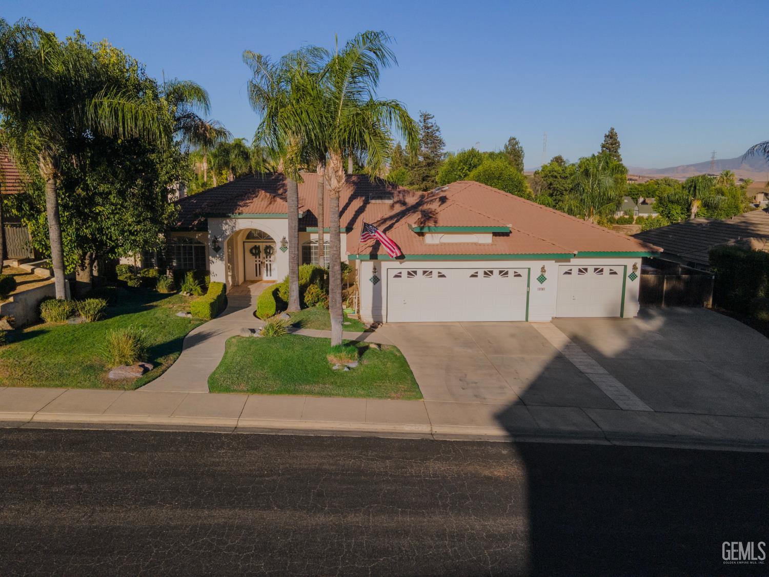Single Family Residence in Bakersfield