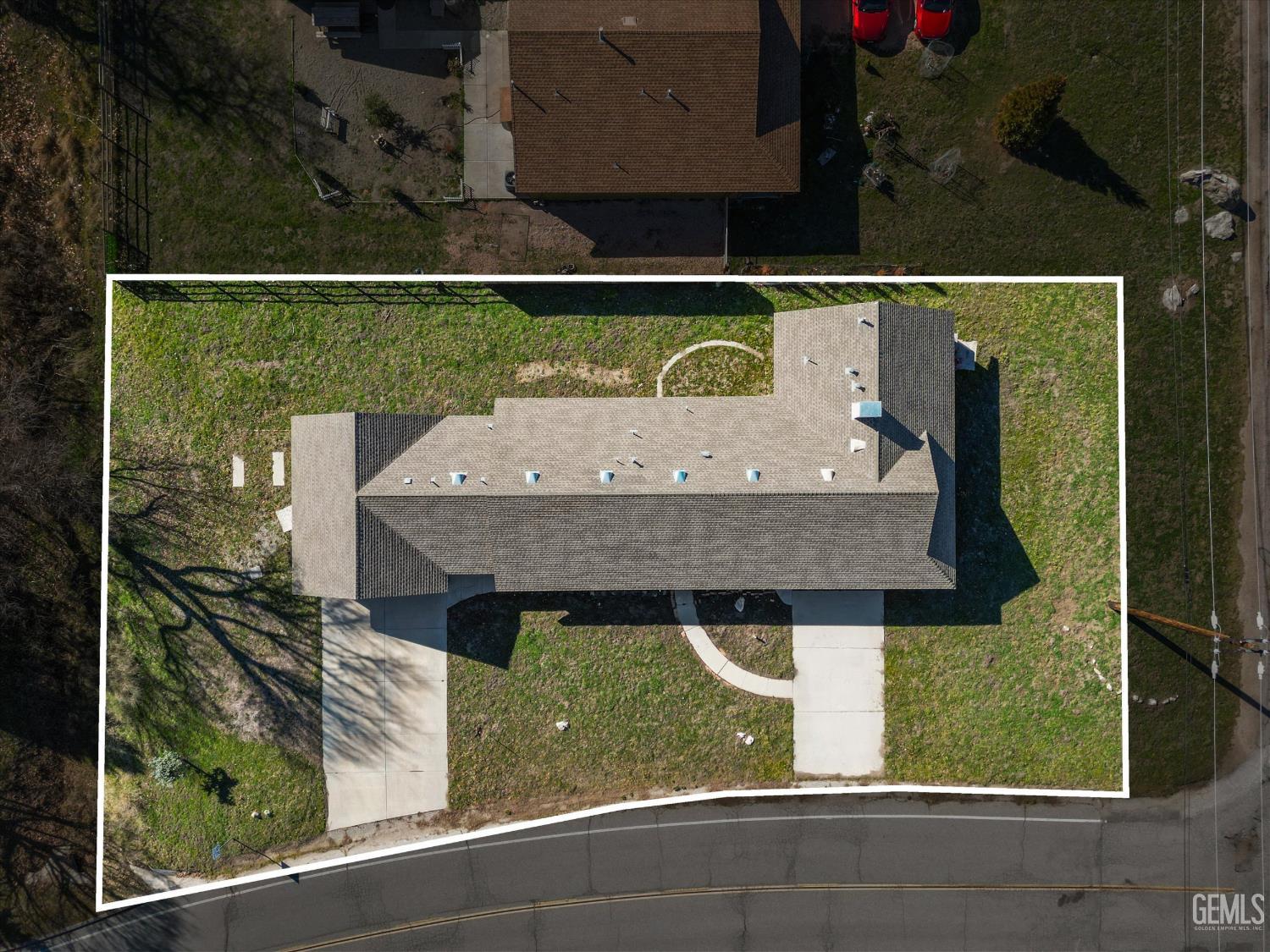 Single Family Residence in Tehachapi, photo 5 of 49