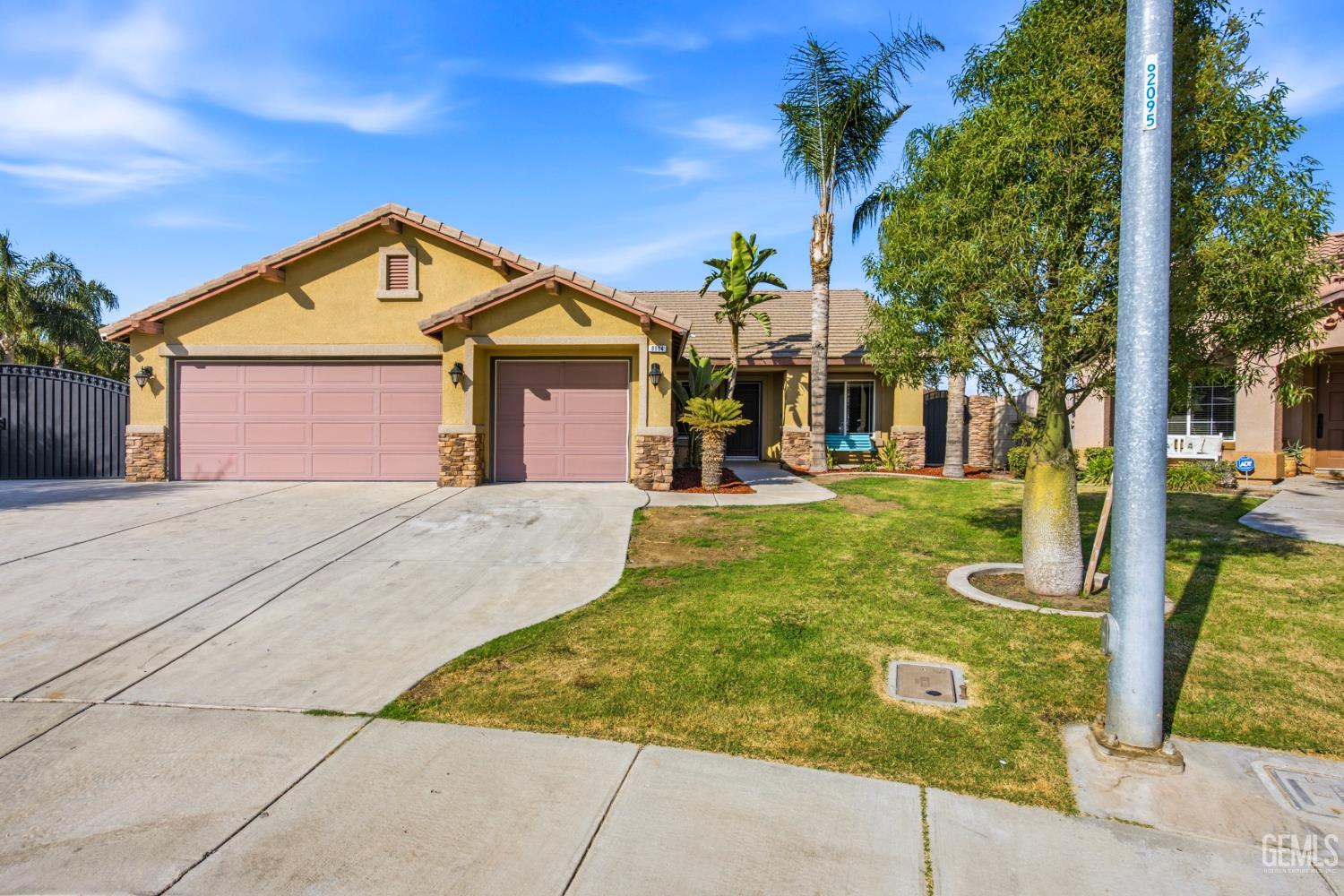 Single Family Residence in Bakersfield