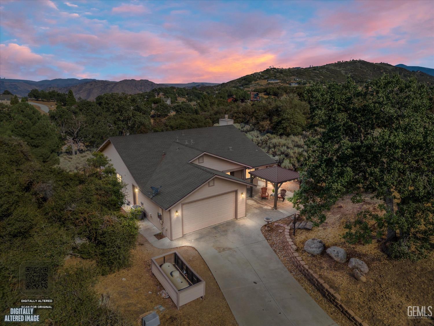 Single Family Residence in Tehachapi