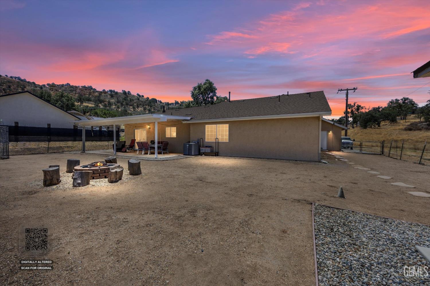 Single Family Residence in Tehachapi, photo 4 of 45