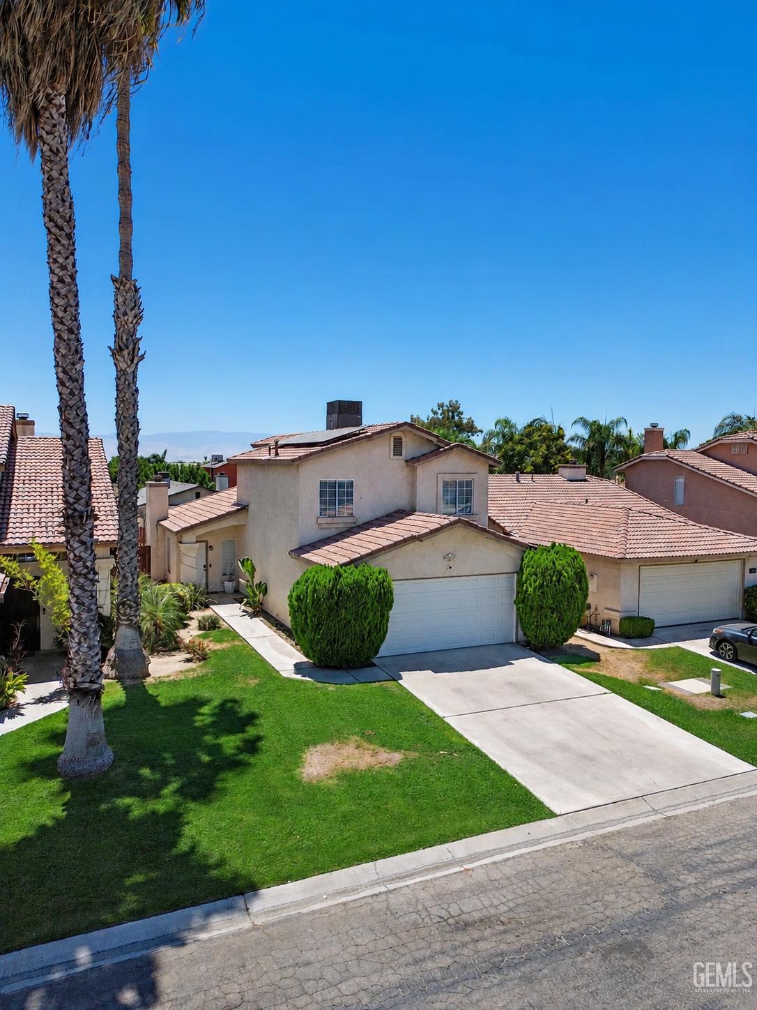 Single Family Residence in Bakersfield, photo 5 of 24