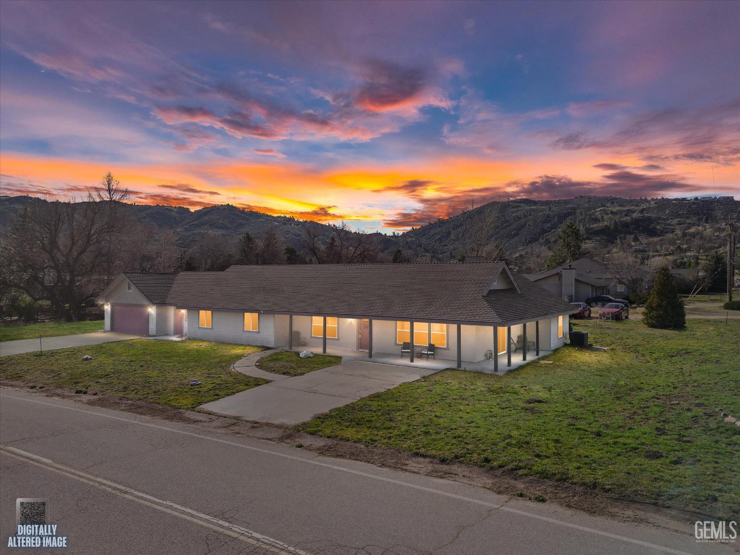 Single Family Residence in Tehachapi