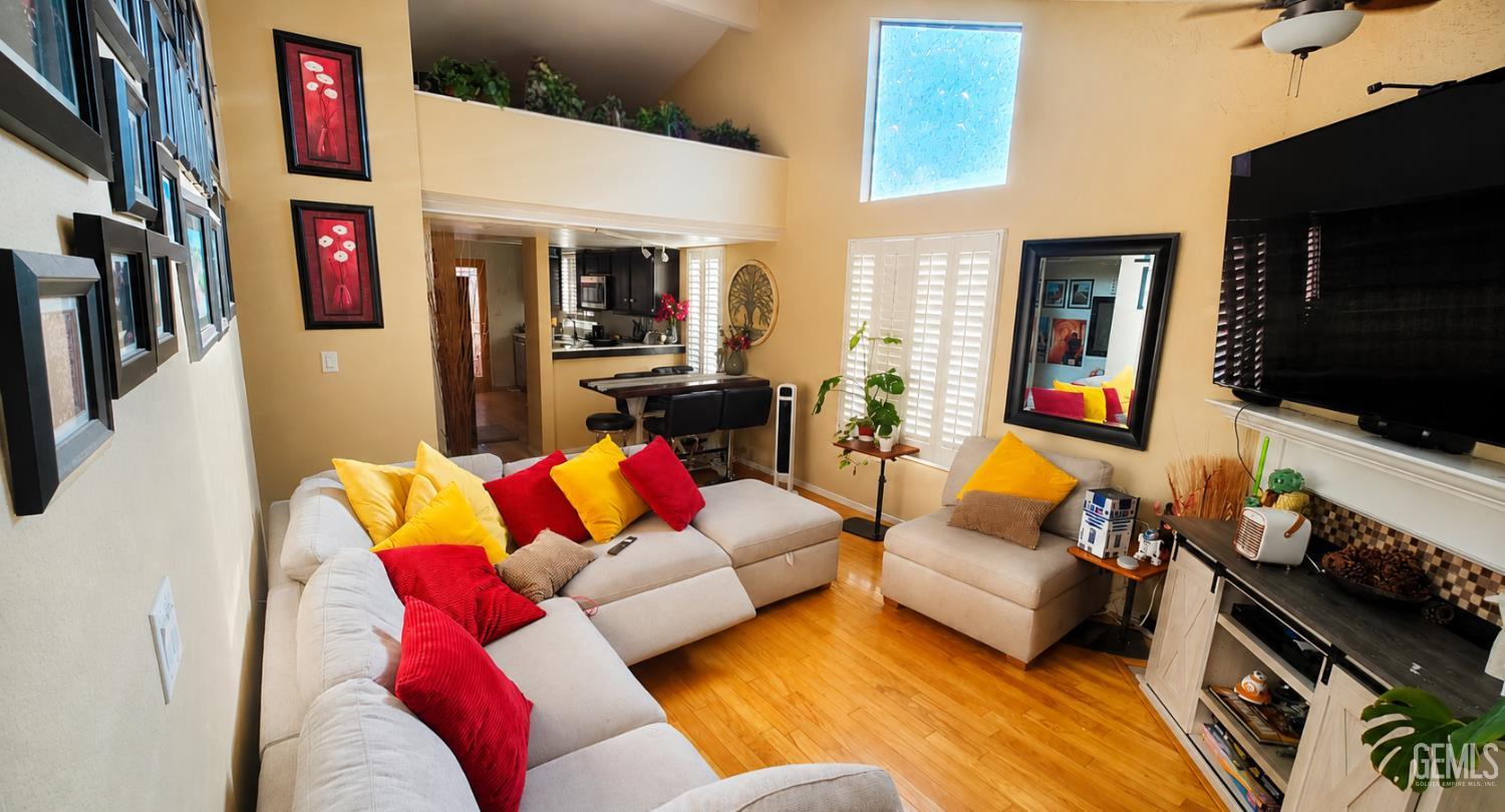 Condominium in Bakersfield, photo 3 of 19