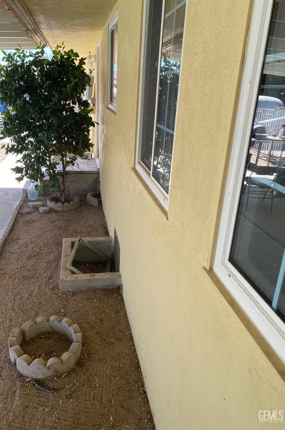 Single Family Residence in Bakersfield, photo 4 of 6