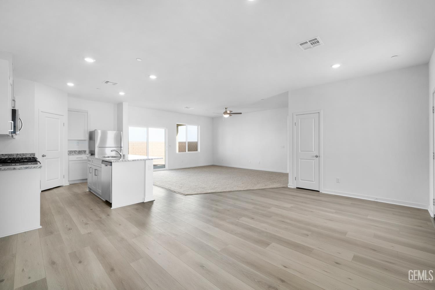 New Construction in Shafter, photo 3 of 16