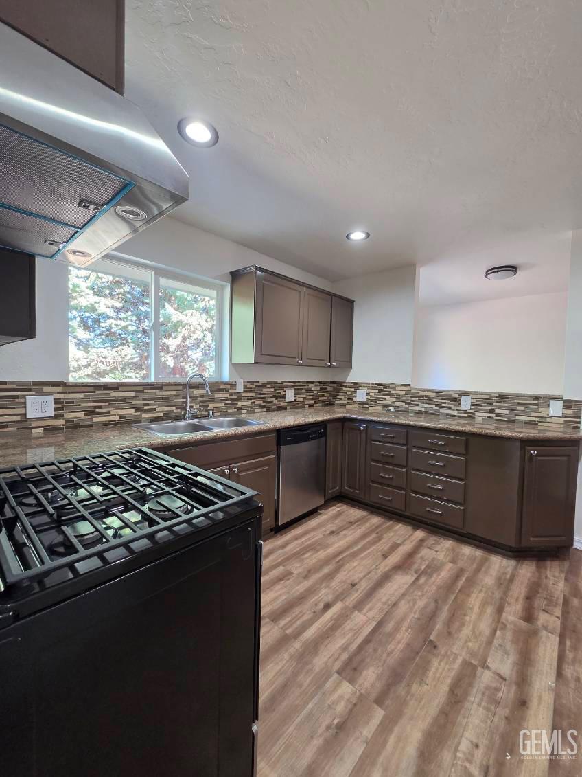 Single Family Residence in Tehachapi, photo 4 of 28
