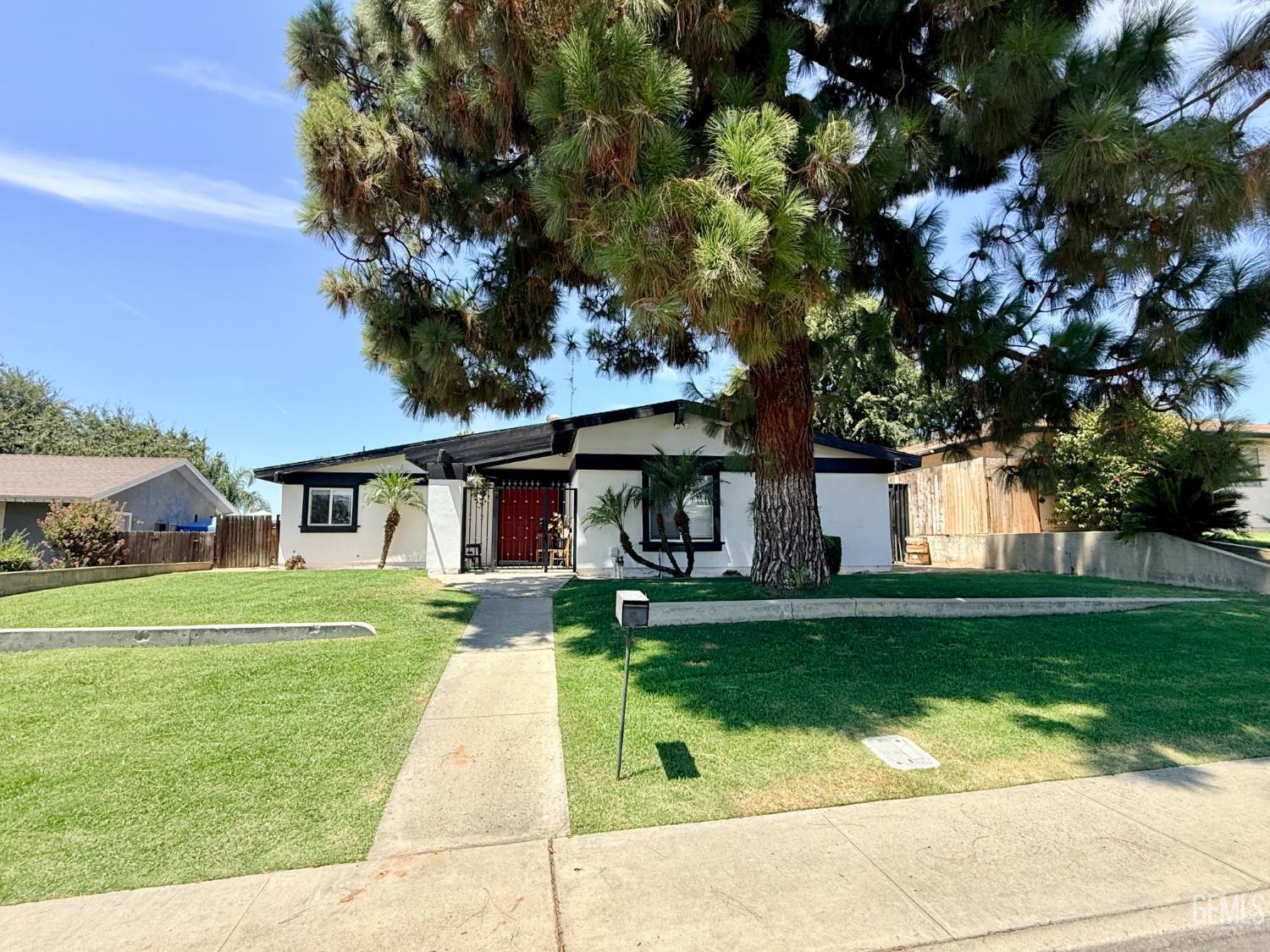 Single Family Residence in Bakersfield