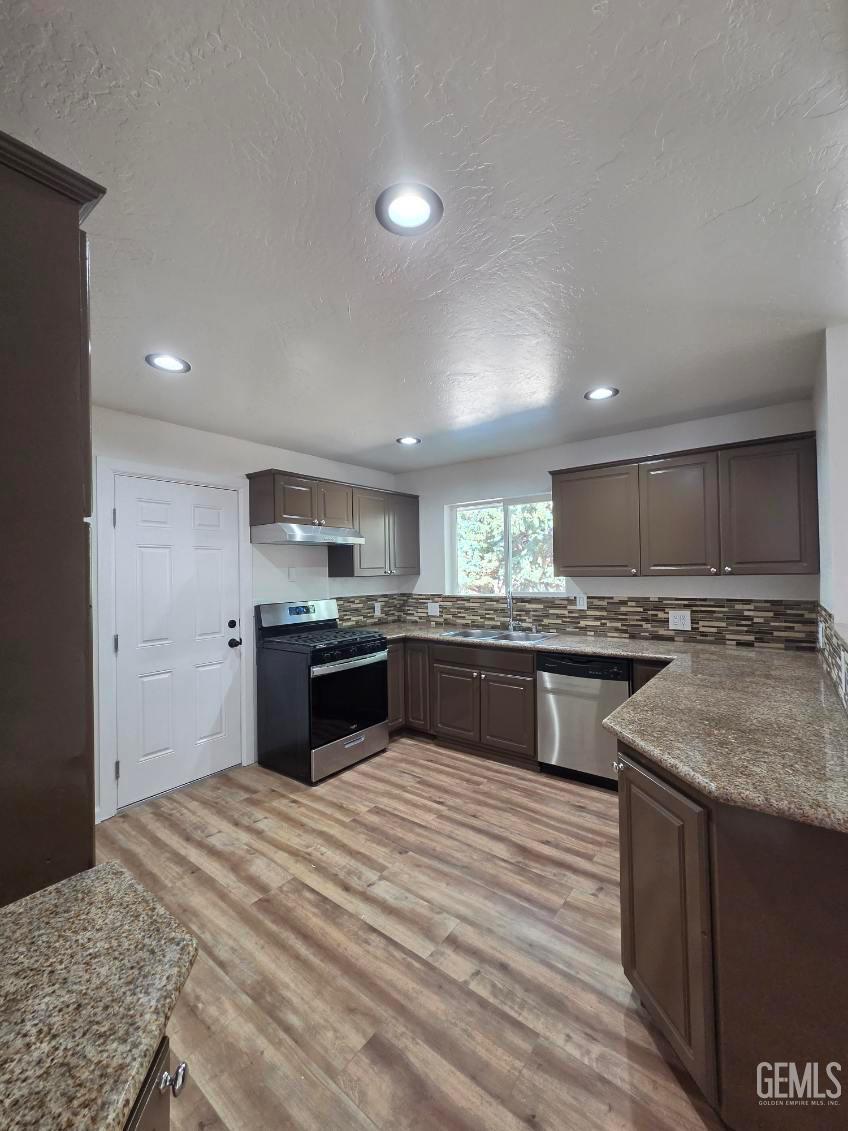 Single Family Residence in Tehachapi, photo 5 of 28