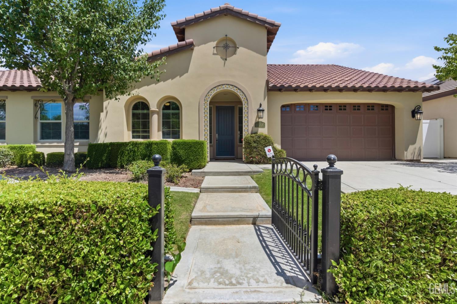 Single Family Residence in Bakersfield