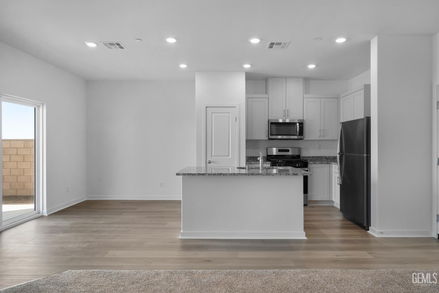 New Construction in Shafter, photo 5 of 15