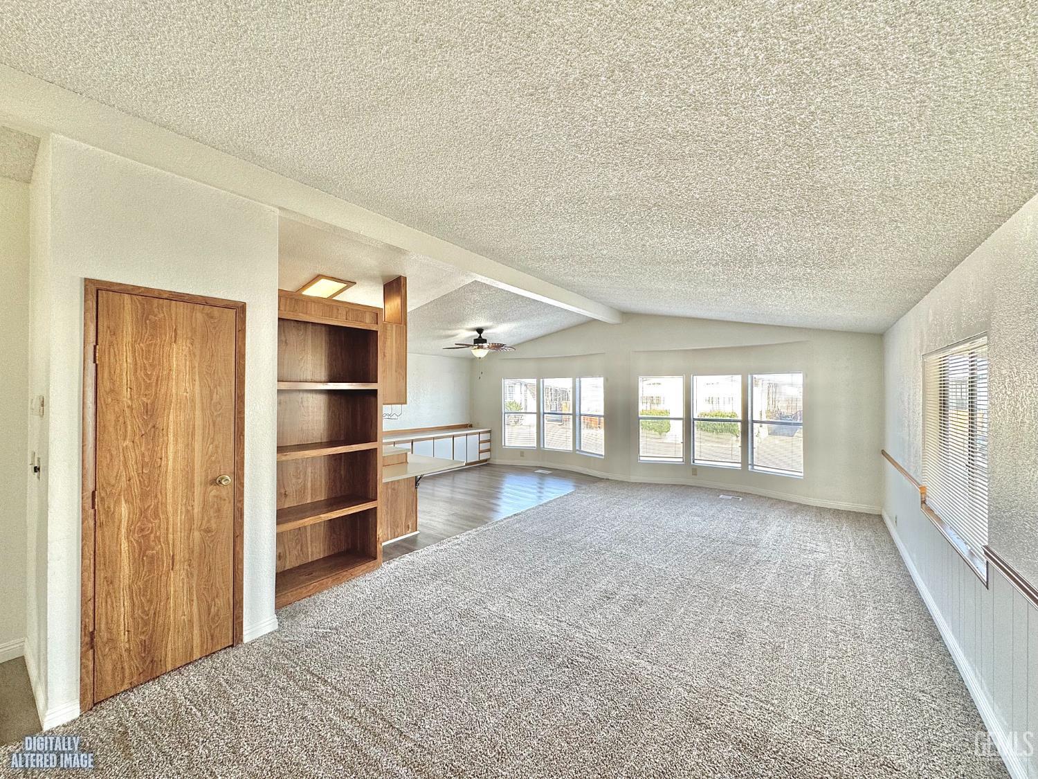 Manufactured Home in Bakersfield, photo 5 of 22