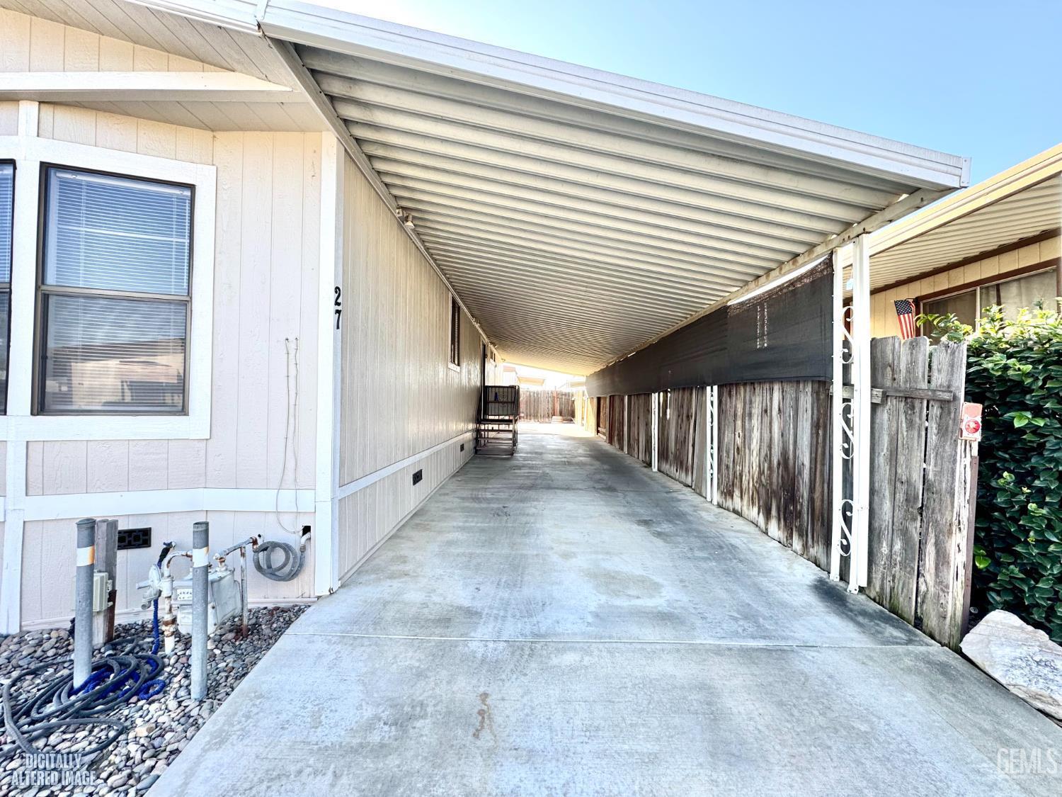 Manufactured Home in Bakersfield, photo 4 of 22