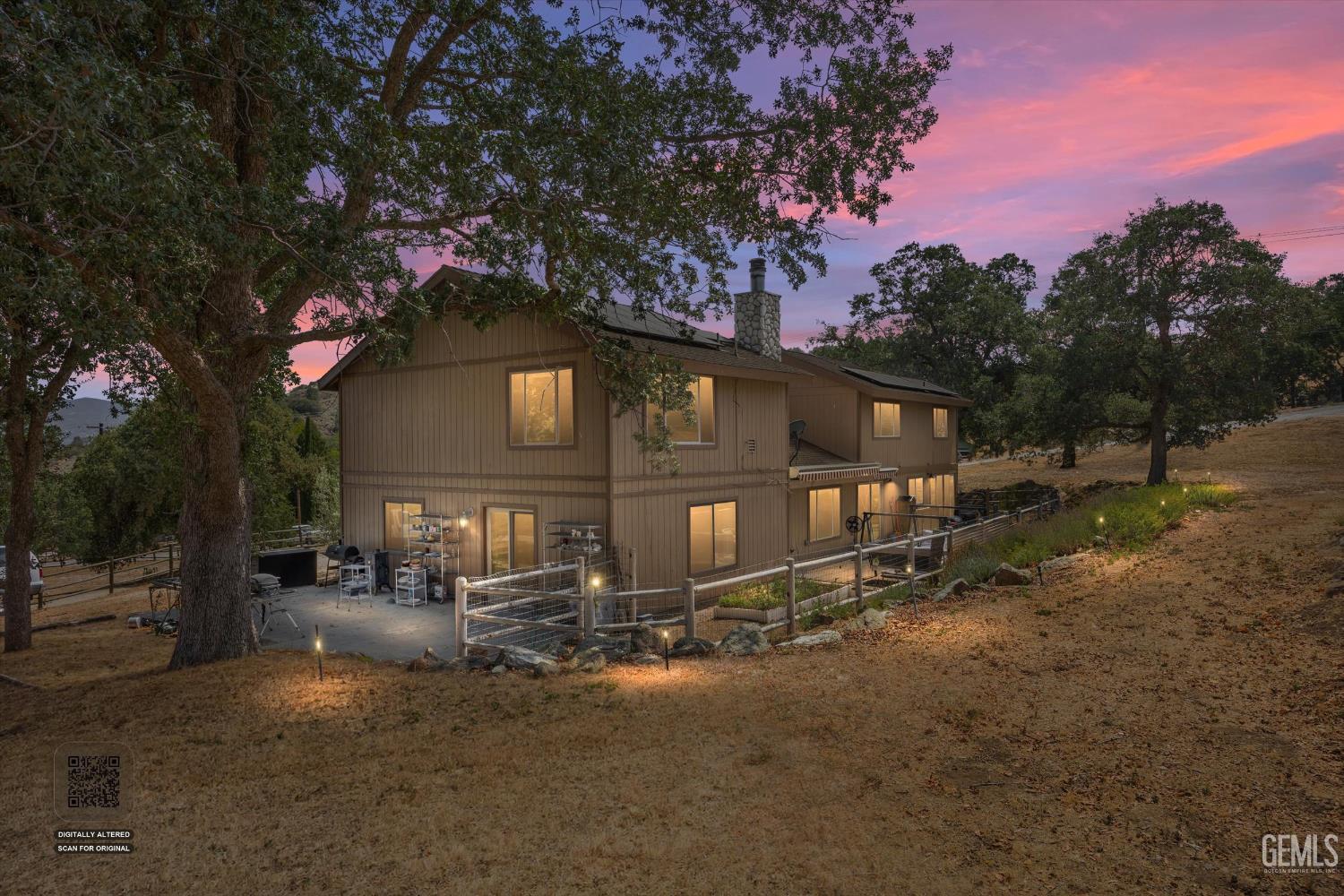 Single Family Residence in Tehachapi, photo 2 of 58