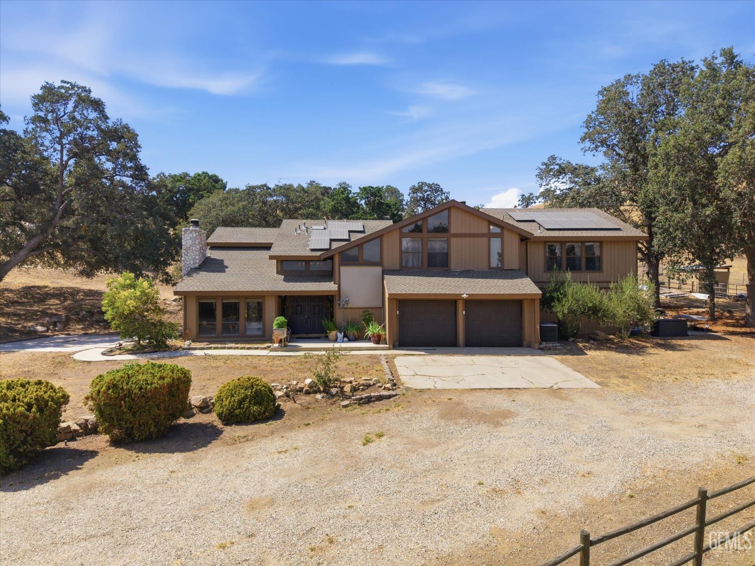 Single Family Residence in Tehachapi, photo 4 of 58