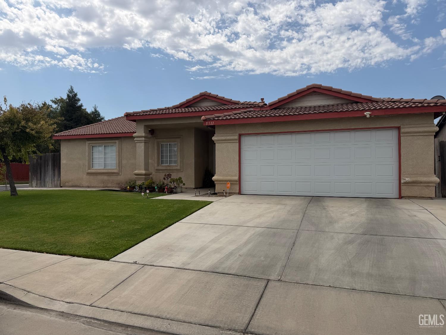 Single Family Residence in Bakersfield