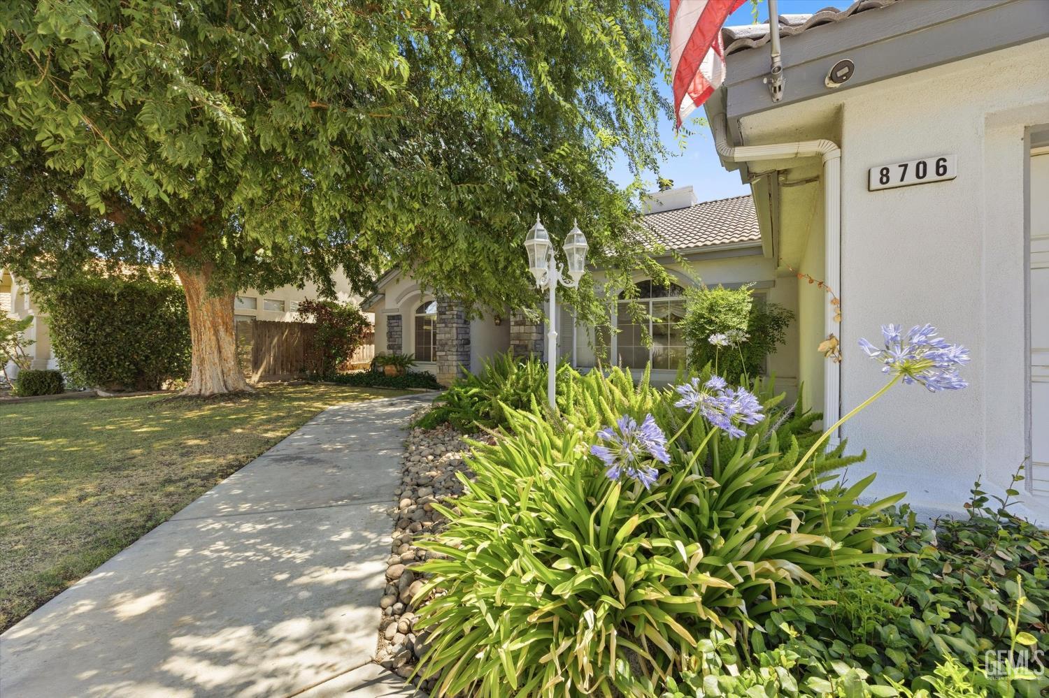 Single Family Residence in Bakersfield, photo 3 of 61