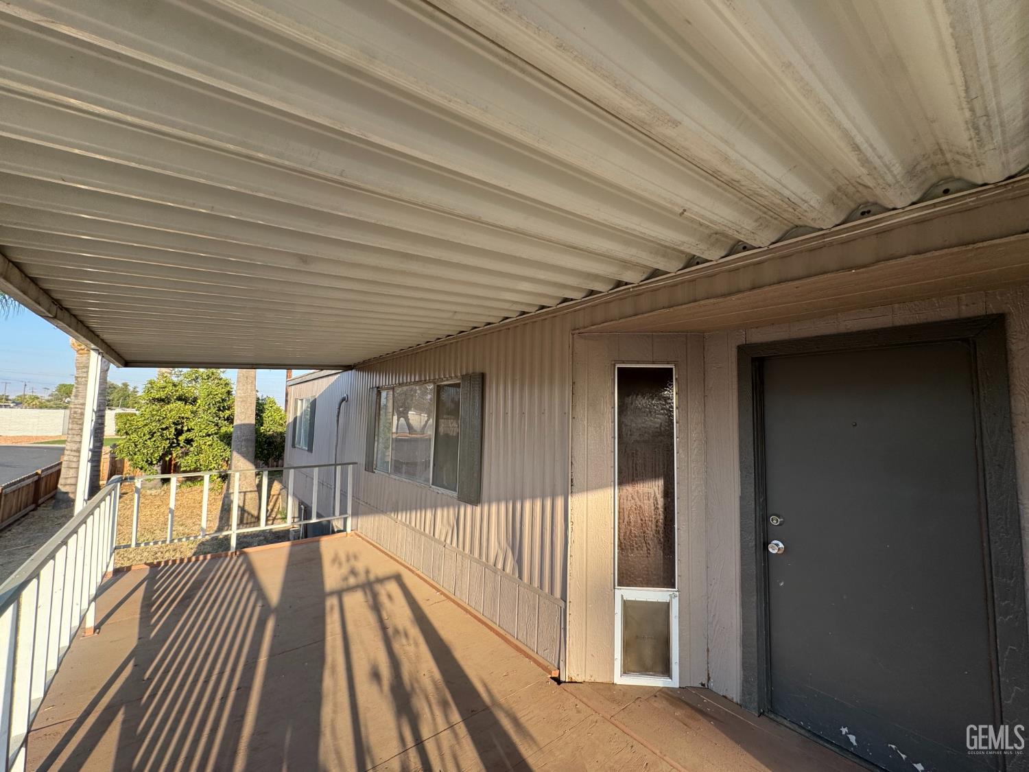 Manufactured Home in Bakersfield, photo 3 of 22