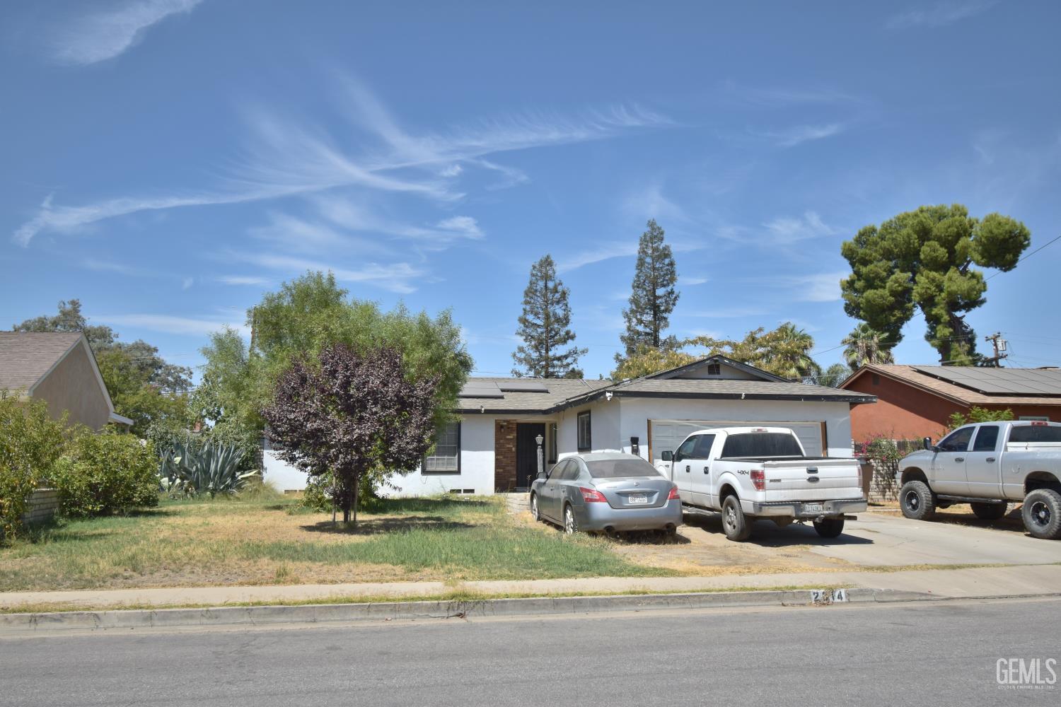 Single Family Residence in Bakersfield
