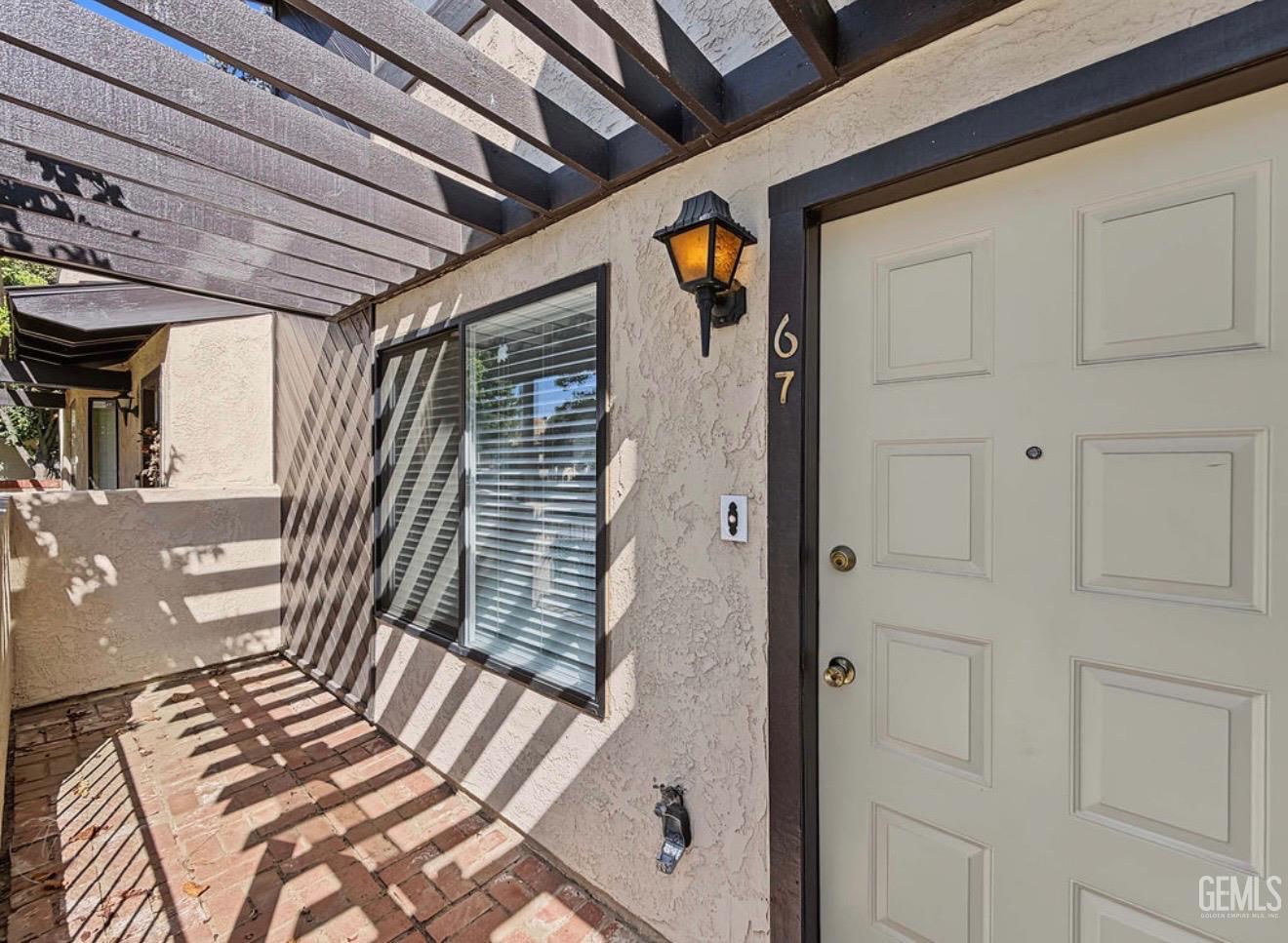 Condominium in Bakersfield, photo 2 of 25