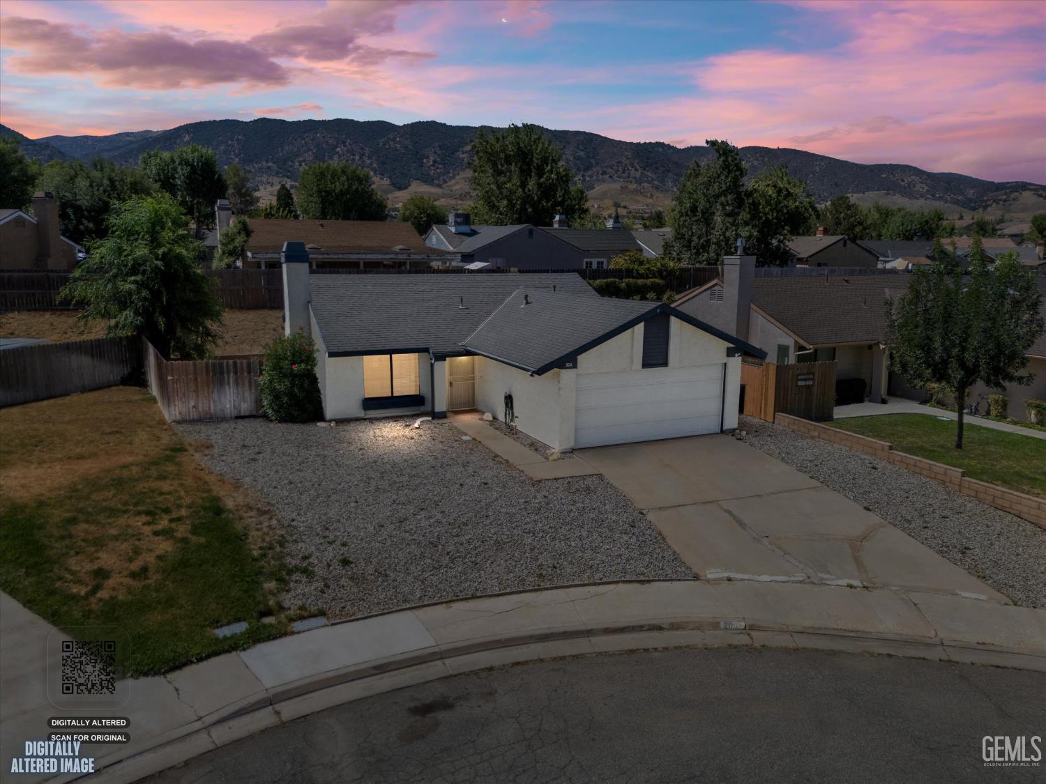Single Family Residence in Tehachapi, photo 2 of 33