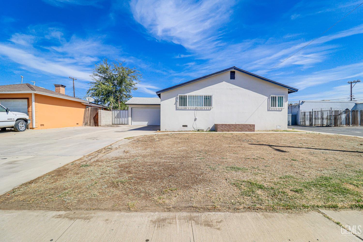 Single Family Residence in Bakersfield