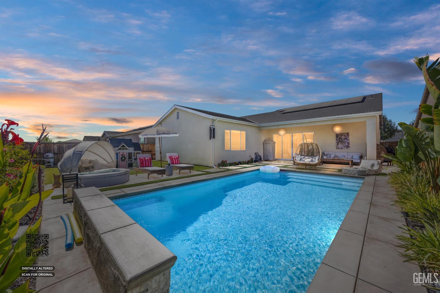 Single Family Residence in Shafter, photo 2 of 46