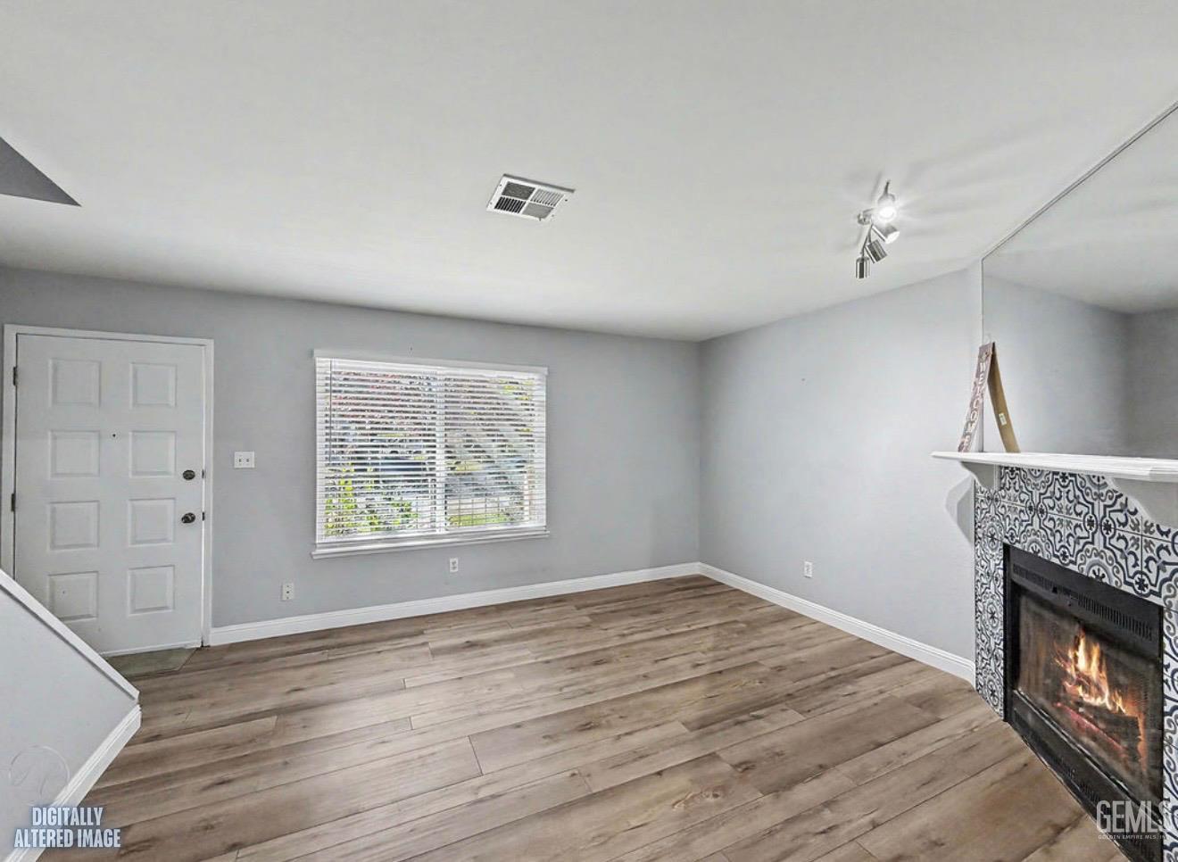 Condominium in Bakersfield, photo 5 of 25