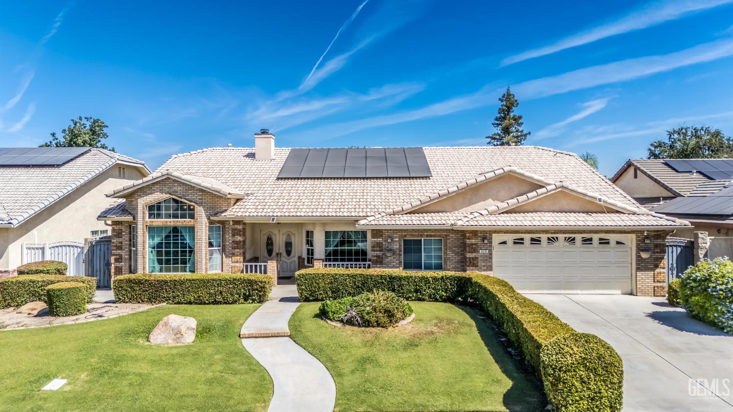 Single Family Residence in Bakersfield, photo 5 of 37