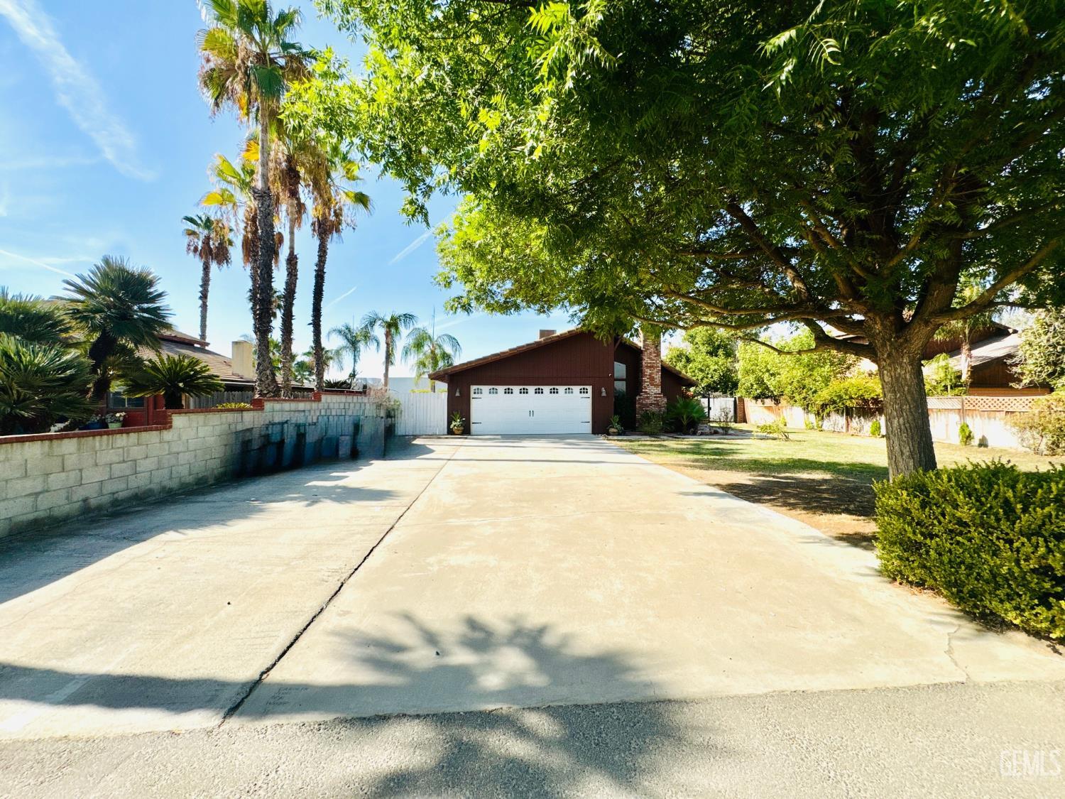 Single Family Residence in Bakersfield