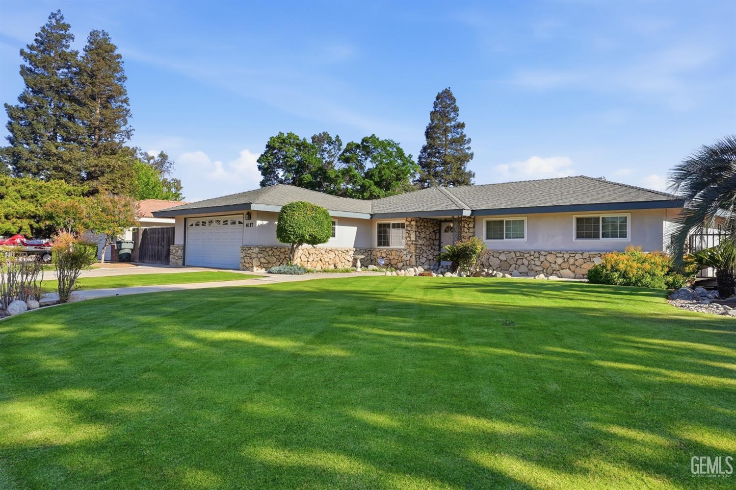 Single Family Residence in Bakersfield