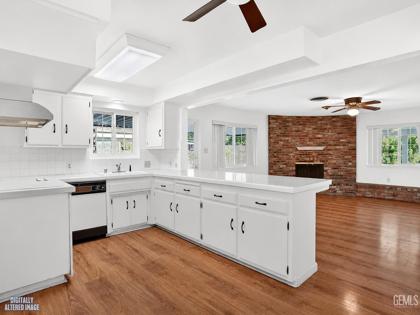 Single Family Residence in Bakersfield, photo 4 of 29