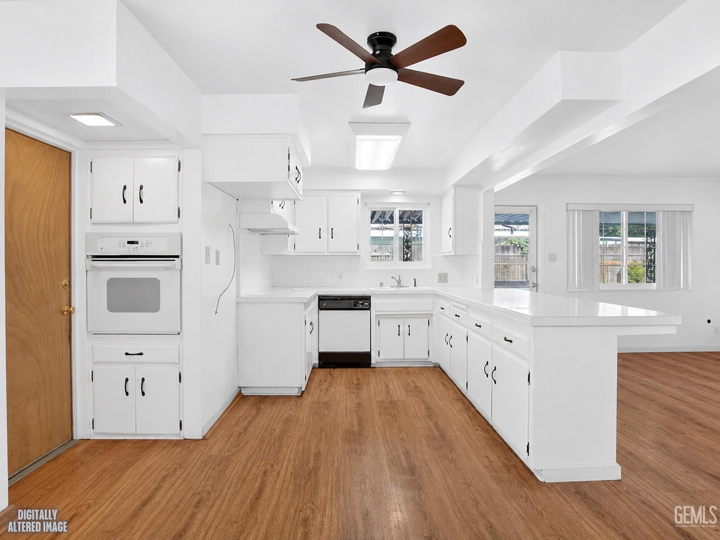 Single Family Residence in Bakersfield, photo 5 of 29