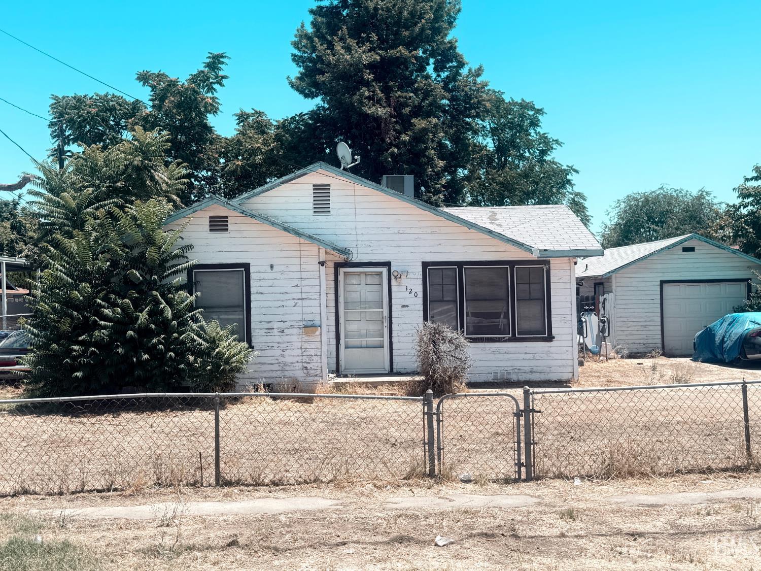 Single Family Residence in Bakersfield