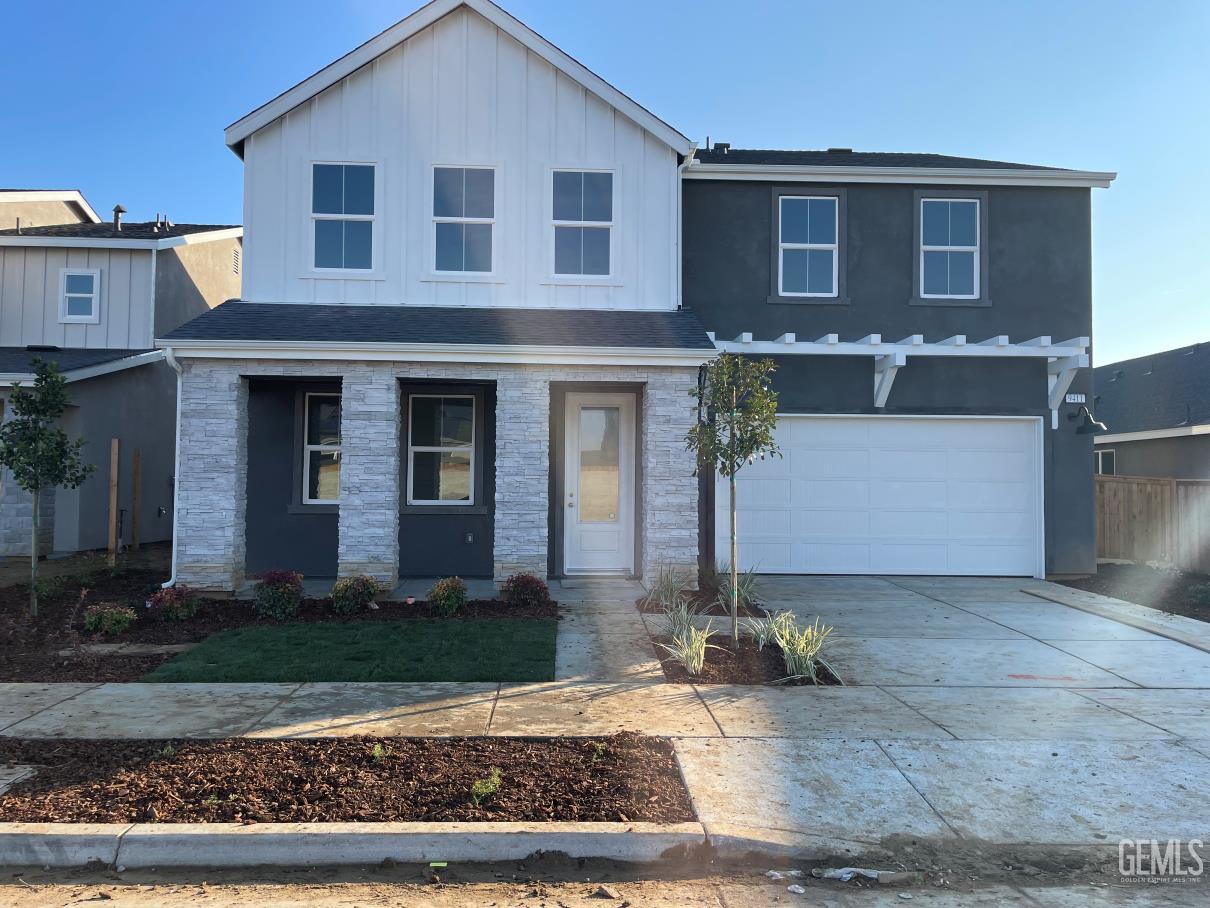 Single Family Residence in Shafter, photo 2 of 19