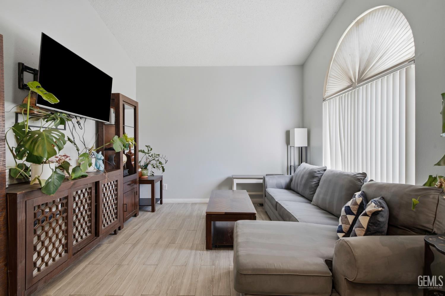 22311 Cardiff Drive, Santa Clarita, CA 91350 — photo 8