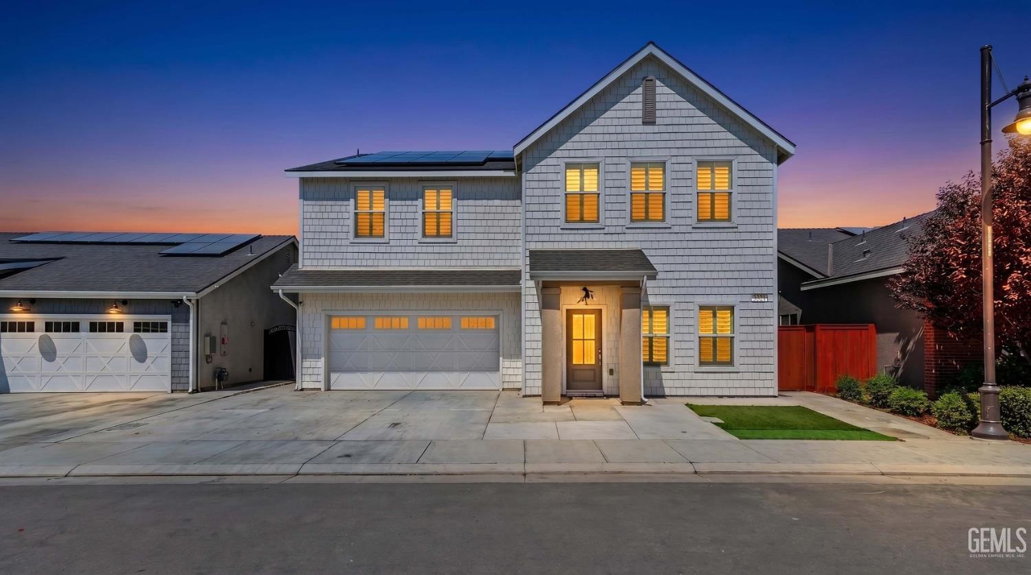 Single Family Residence in Shafter
