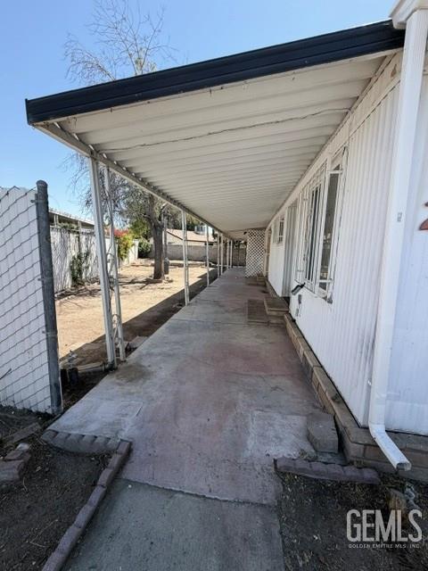 Manufactured Home in Bakersfield, photo 3 of 19