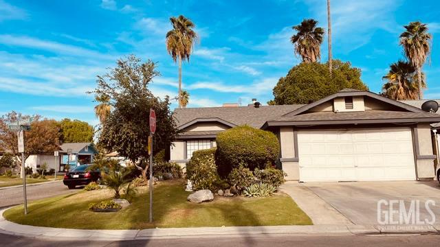 Single Family Residence in Bakersfield