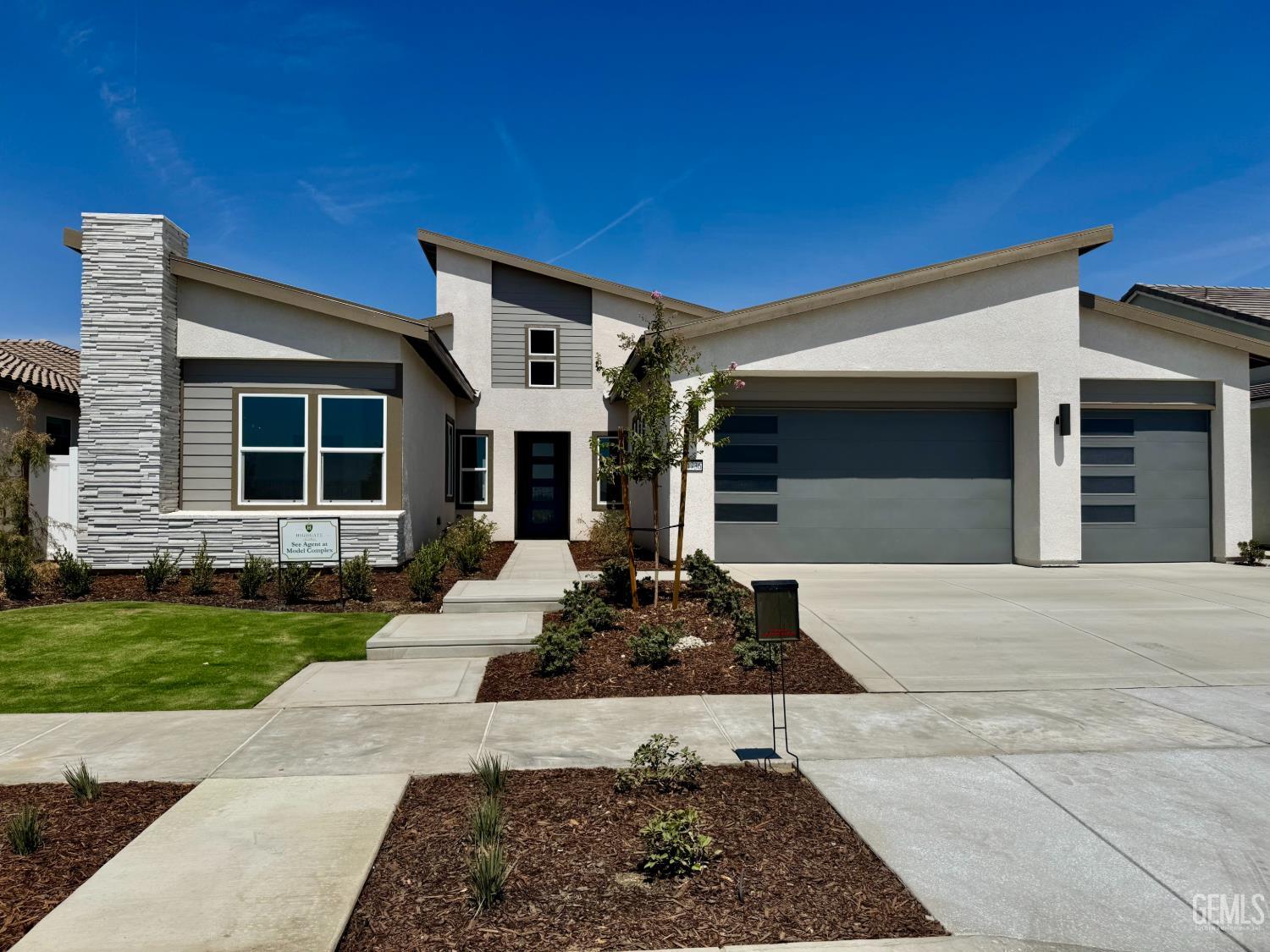 Single Family Residence in Bakersfield