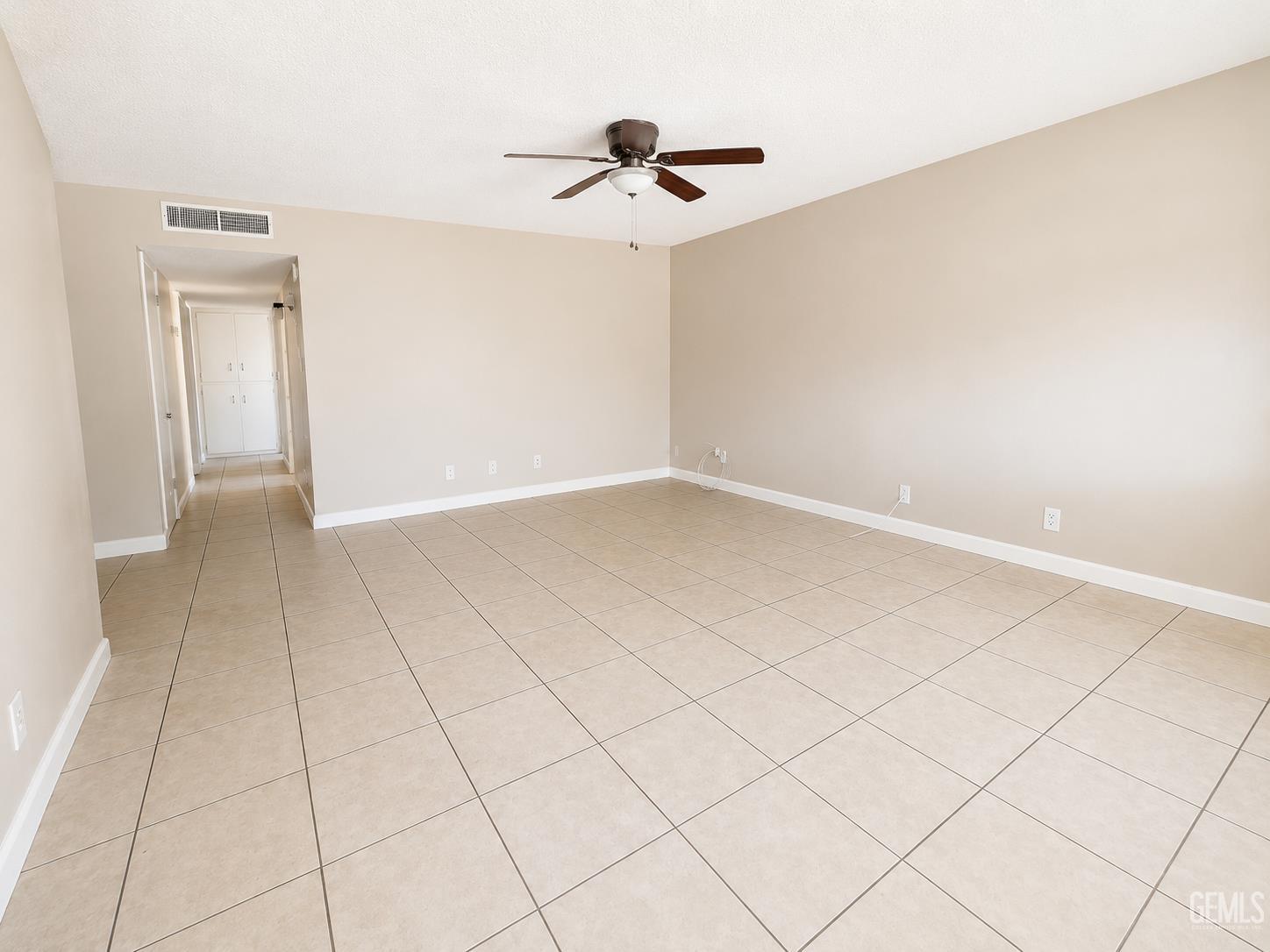 Single Family Residence in Bakersfield, photo 3 of 15