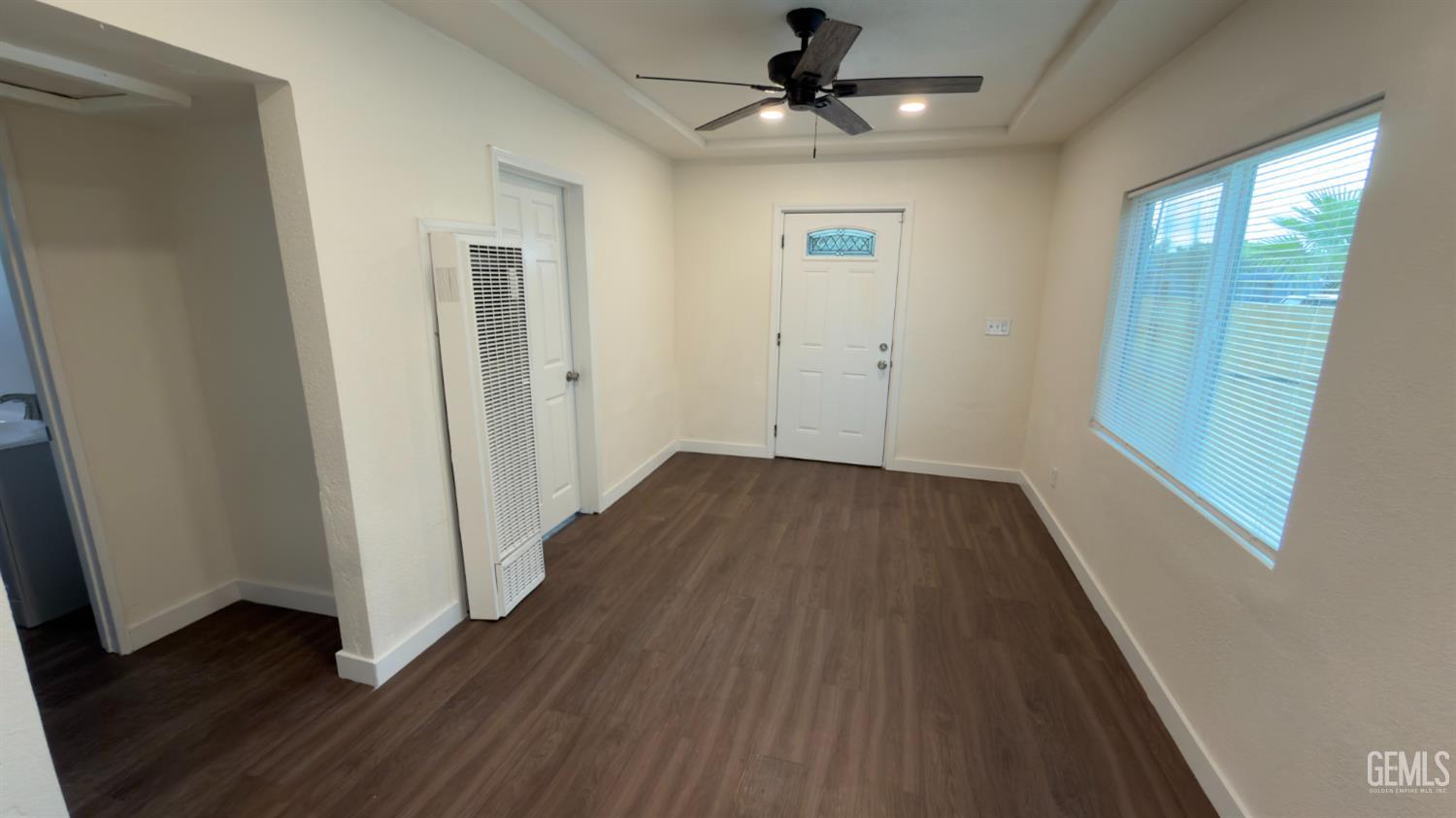 Single Family Residence in Bakersfield, photo 3 of 21